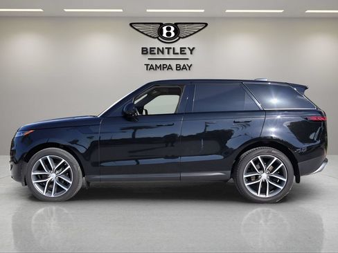 Used 2023 Land Rover Range Rover Sport SE AWD/4WD image 2