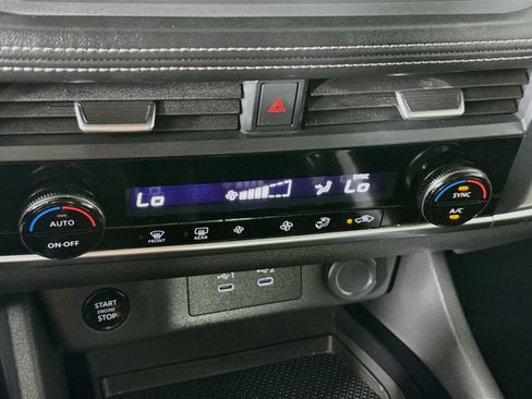 Used 2024 Nissan Rogue SV FWD image 17