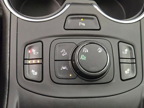 Used 2024 GMC Terrain SLT w/ Infotainment Package II image 33