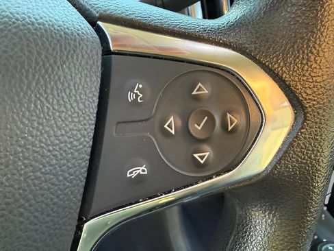 Used 2020 Chevrolet Traverse LS image 26