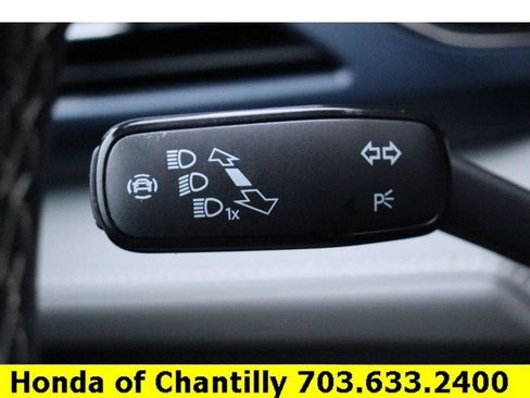 Used 2024 Volkswagen Taos SE image 10