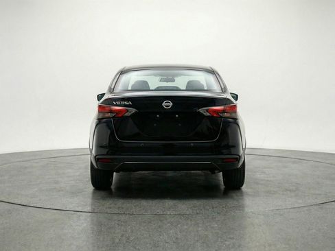 Used 2025 Nissan Versa SV image 7