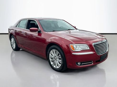 Used 2013 Chrysler 300 AWD w/ Driver Convenience Group image 3