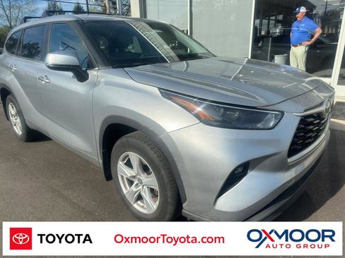 Used 2023 Toyota Highlander LE image 1