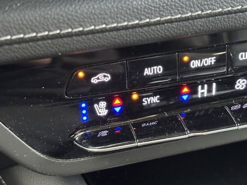 Certified 2023 Buick Envision Avenir image 32