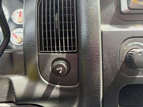 Used 2005 Dodge Ram 2500 Truck ST w/ Trailer Tow Group AWD/4WD image 20