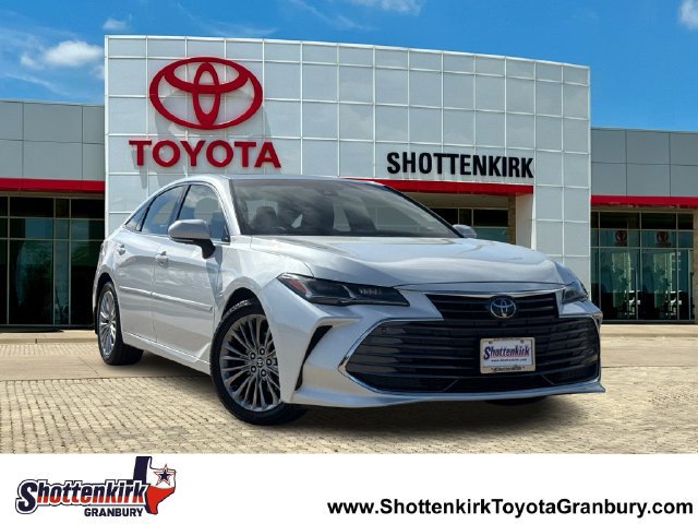 Used 2022 Toyota Avalon Limited w/ Advanced Safety Package FWD image 1