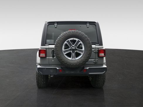 Used 2020 Jeep Wrangler Unlimited Sahara w/ Cold Weather Group AWD/4WD image 3
