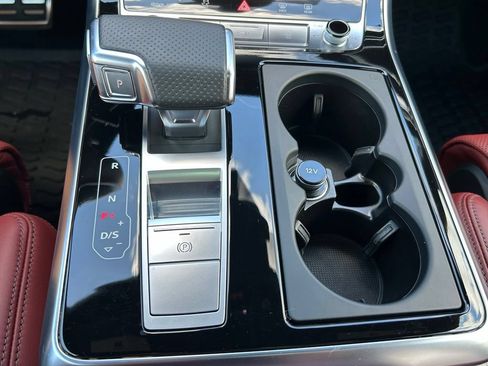 Used 2023 Audi SQ8 Prestige AWD/4WD image 38
