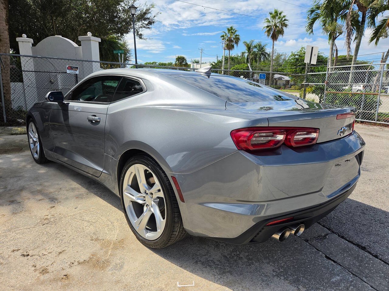 Used 2021 Chevrolet Camaro LT RWD image 7