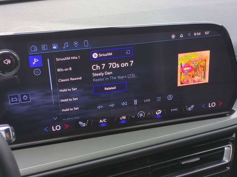 Used 2026 Chevrolet Traverse LT w/ Driver Confidence Package image 13