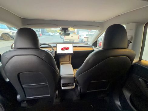 Used 2023 Tesla Model Y Long Range image 13