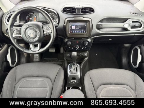 Used 2020 Jeep Renegade Latitude w/ Cold Weather Group image 14