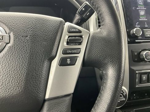 Used 2021 Nissan Titan SV w/ SV Convenience Package image 17