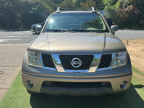 Used 2005 Nissan Frontier LE w/ (J01) Sunroof Pkg RWD image 2
