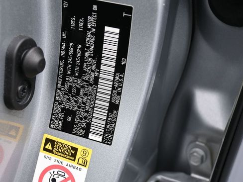 Used 2019 Toyota Highlander LE image 18