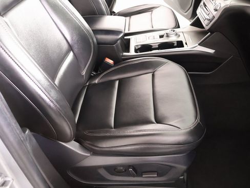 Used 2023 Ford Explorer XLT w/ Equipment Group 202A image 14