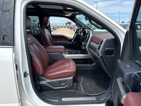 Used 2022 Ford F250 Platinum w/ FX4 Off-Road Package AWD/4WD image 13