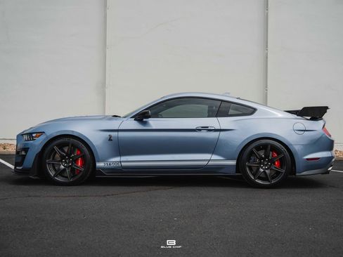 Used 2022 Ford Mustang Shelby GT500 w/ Carbon Fiber Track Pack RWD image 8