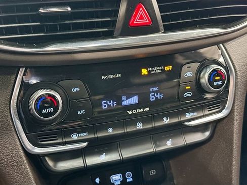 Used 2020 Hyundai Santa Fe SEL w/ Convenience + Premium Package image 16