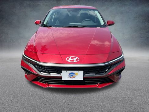 Used 2025 Hyundai Elantra SE image 35