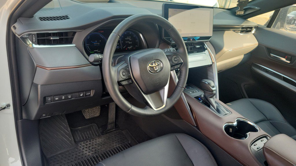 Used 2024 Toyota Venza Limited AWD/4WD image 18