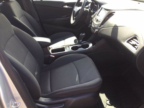 Used 2017 Chevrolet Cruze LT w/ Convenience Package FWD image 22