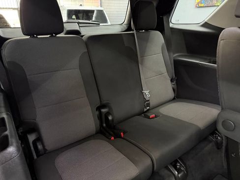 Used 2021 Chevrolet Traverse LT FWD image 44