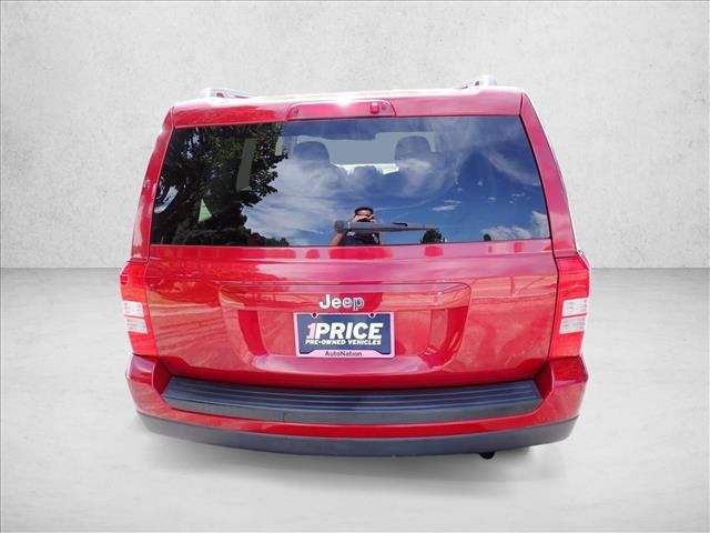 Used 2015 Jeep Patriot Sport w/ Power Value Group FWD image 3