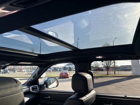 Used 2025 Toyota Sequoia Platinum image 21