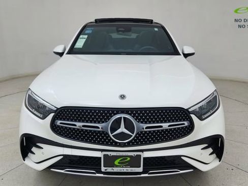 Used 2025 Mercedes-Benz GLC 300 4MATIC image 2