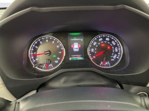 Used 2021 Toyota RAV4 XLE w/ Convenience Package FWD image 20