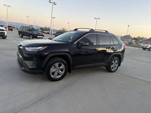 Certified 2025 Toyota RAV4 LE AWD/4WD image 8