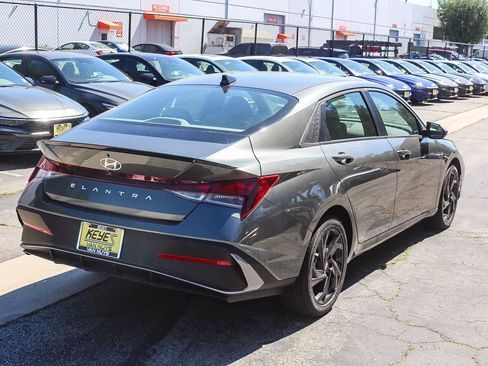Certified 2026 Hyundai Elantra Sport FWD image 4
