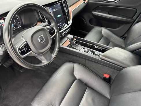 Used 2020 Volvo S60 T5 Momentum w/ Protection Package image 4