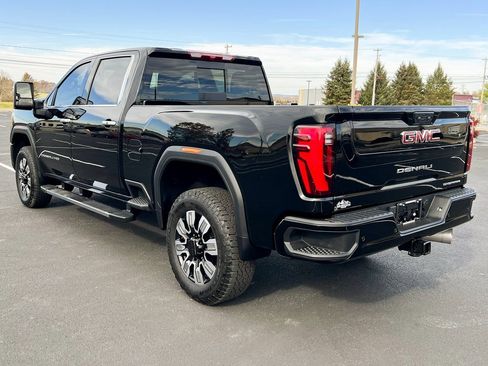 Used 2025 GMC Sierra 2500 Denali image 12