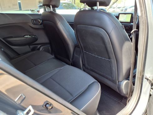 Certified 2023 Hyundai Venue Limited w/ Cargo Package FWD image 13