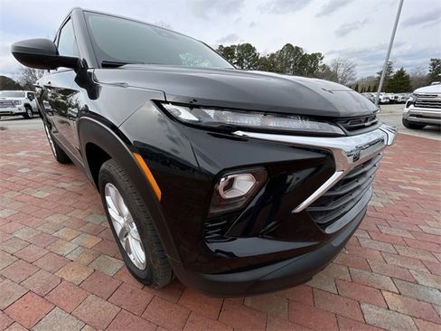 Used 2025 Chevrolet TrailBlazer LS w/ LS Convenience Package image 8