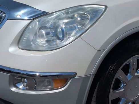 Used 2011 Buick Enclave CXL FWD image 11