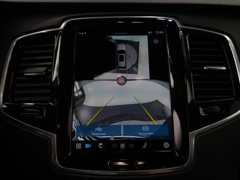 Used 2024 Volvo XC90 B5 Plus image 23