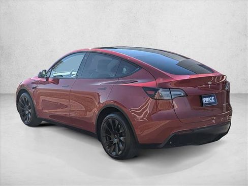 Used 2022 Tesla Model Y Long Range image 8