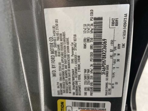 Used 2019 Ford Fusion SE FWD image 21