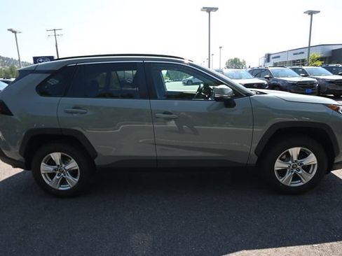 Used 2020 Toyota RAV4 XLE AWD/4WD image 15