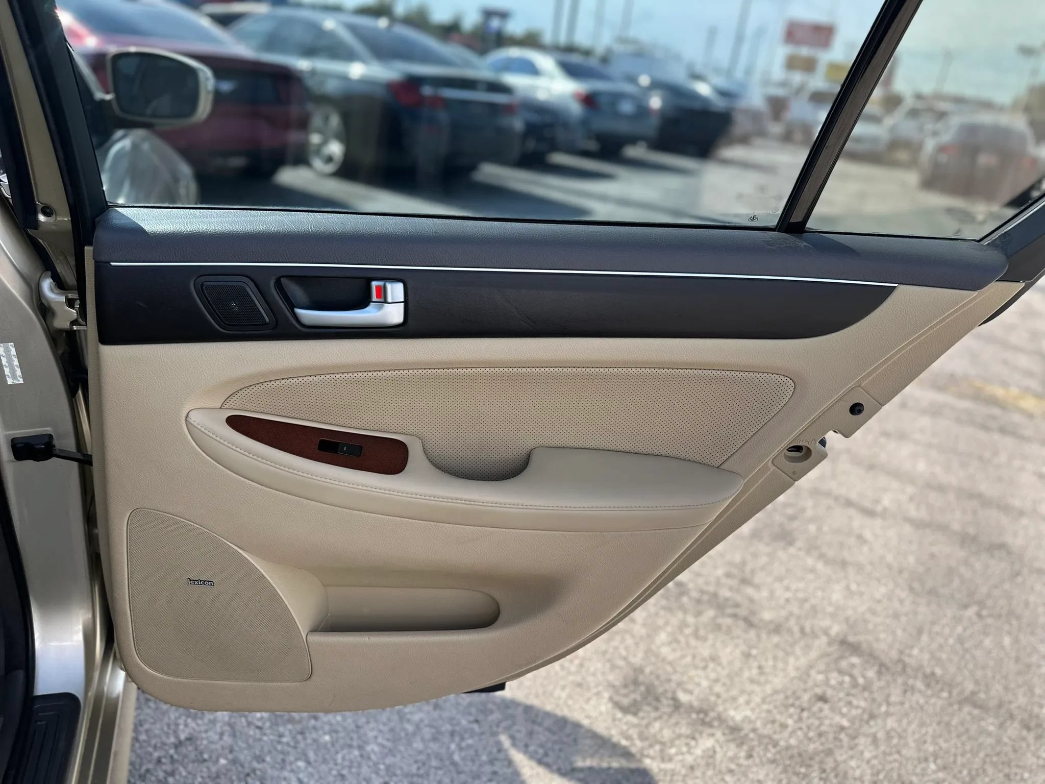 Used 2012 Hyundai Genesis 3.8 w/ Premium Pkg RWD image 25