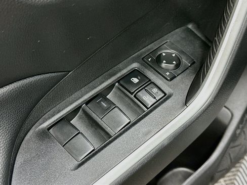 Used 2025 Toyota RAV4 LE AWD/4WD image 15