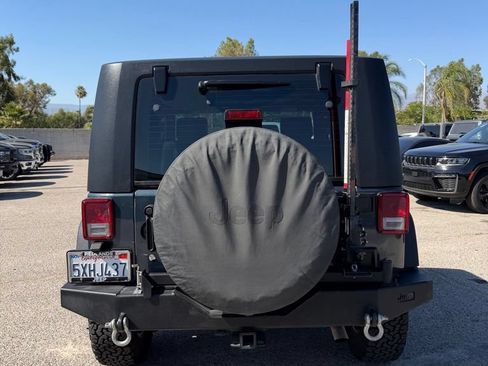 Used 2007 Jeep Wrangler Rubicon w/ Dual Top Group AWD/4WD image 3