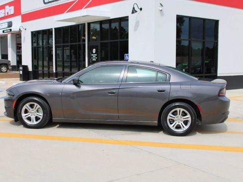Used 2022 Dodge Charger SXT RWD image 6