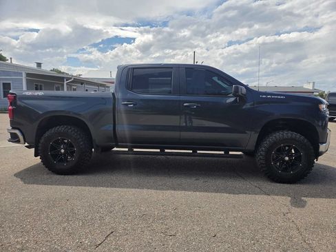 Used 2020 Chevrolet Silverado 1500 LT w/ Fleet Comfort Package AWD/4WD image 3