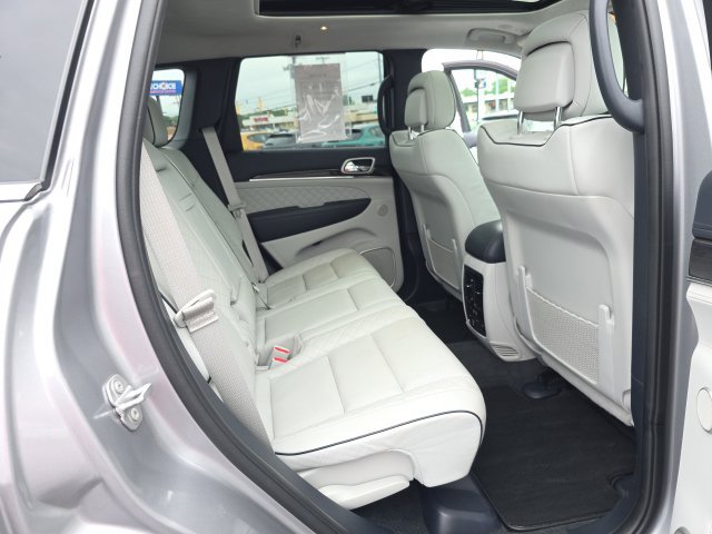 Used 2020 Jeep Grand Cherokee Summit AWD/4WD image 43