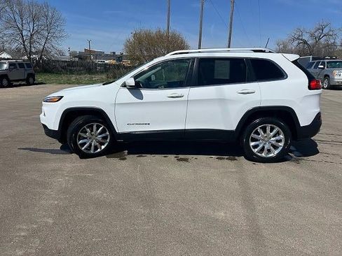 Used 2016 Jeep Cherokee Limited w/ Trailer Tow Group AWD/4WD image 3